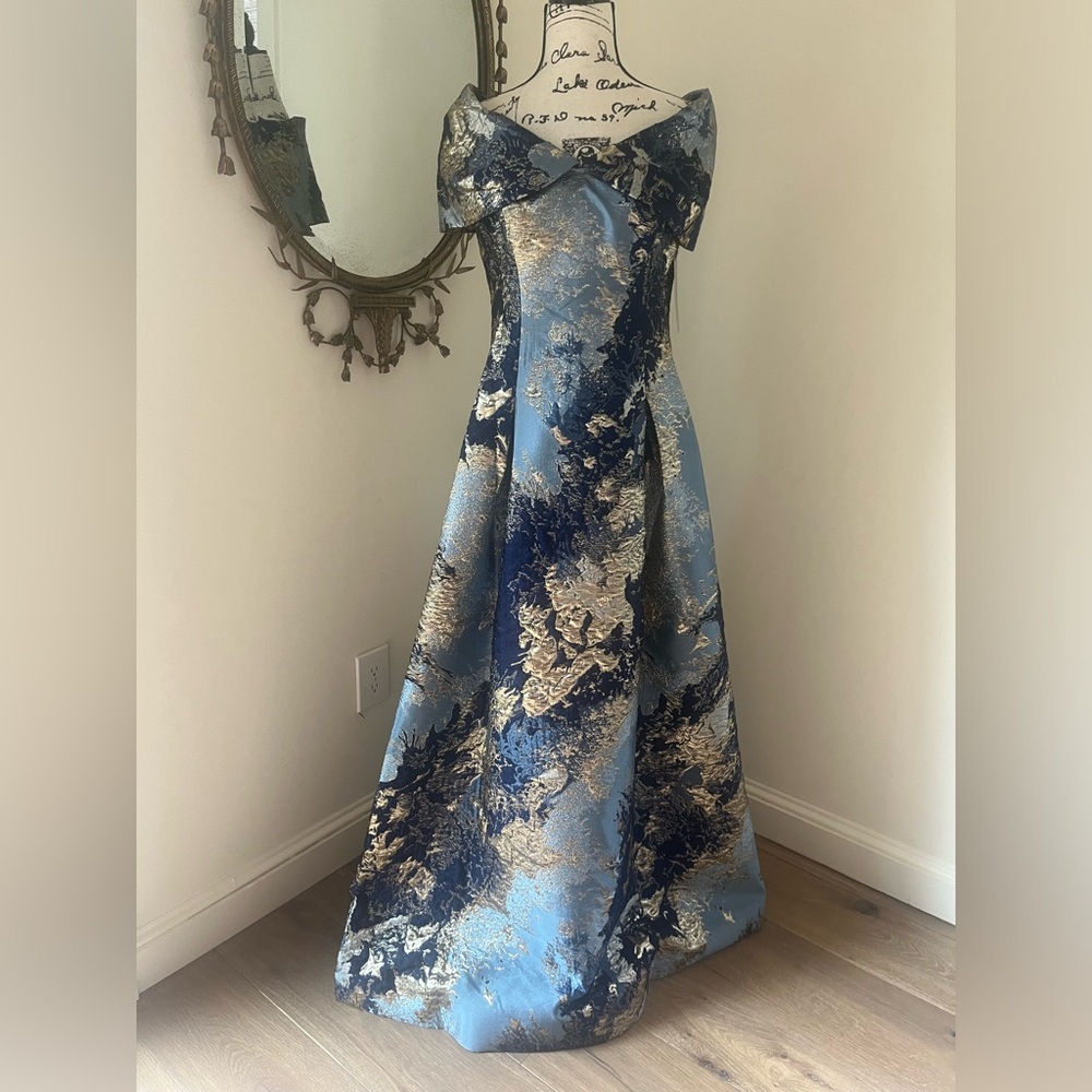 NWT Teri Jon by Rickie Freemen Metallic Floral Jacquard Gown from Saks